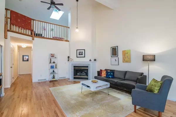South Hadley, MA 01075,70 Pine Grove Dr #70