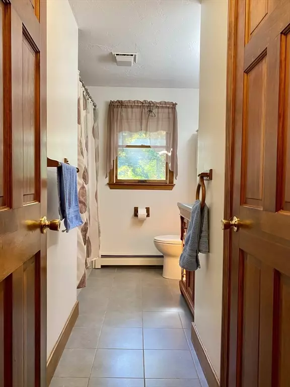 Holbrook, MA 02343,6 E Division St