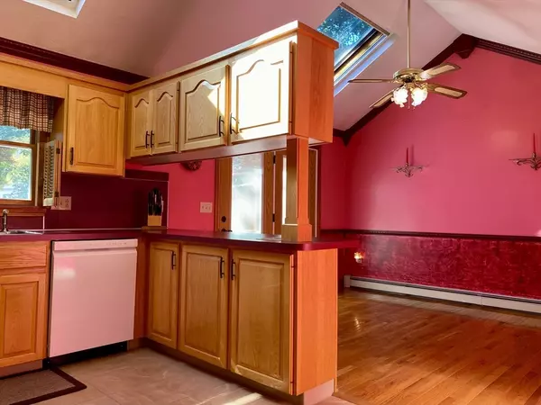 Holbrook, MA 02343,6 E Division St