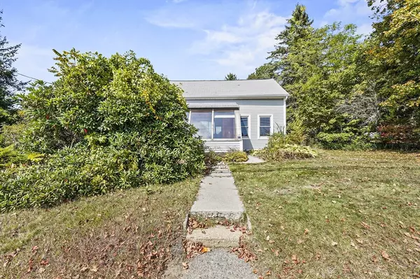 Paxton, MA 01612,32 West St