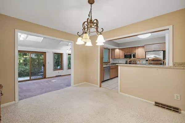 Agawam, MA 01001,4H Castle Hills #H