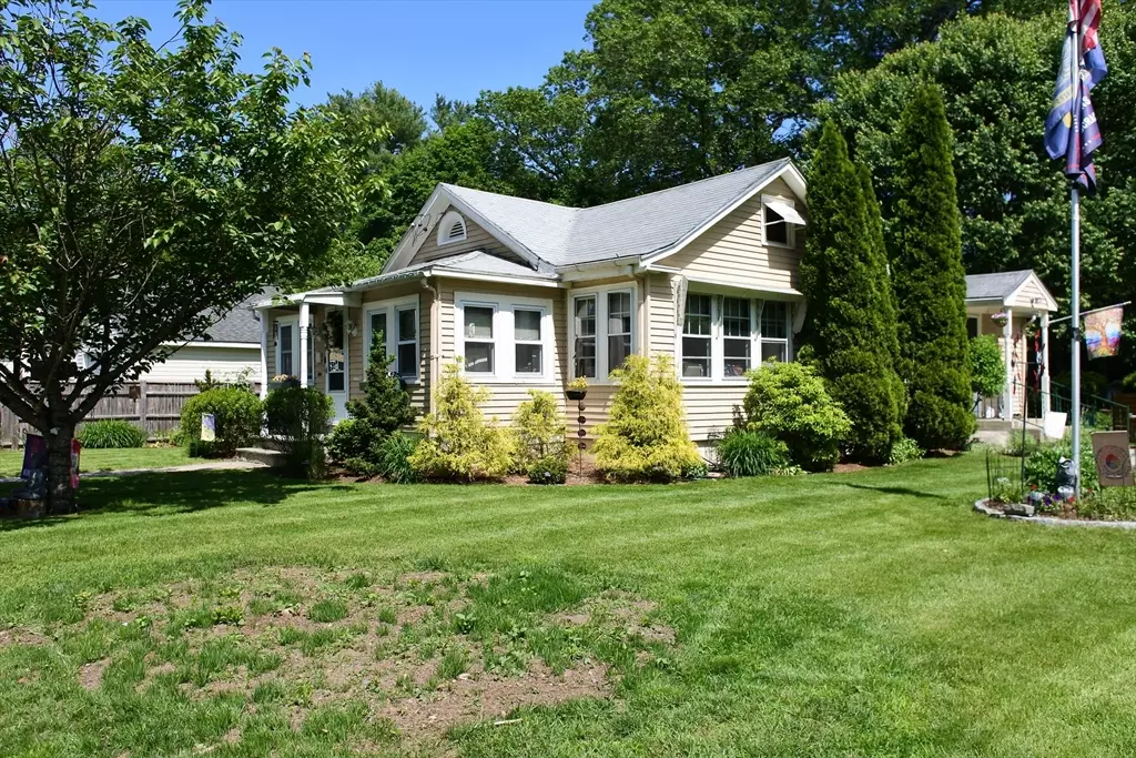 Wayland, MA 01778,8 Parkridge Rd