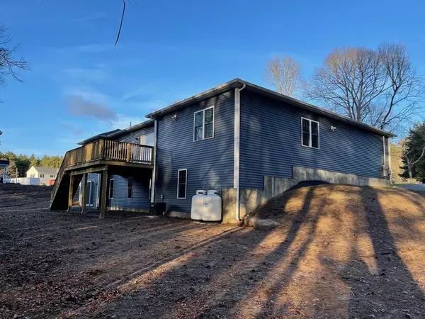 Dartmouth, MA 02747,3 Spring Hill Rd