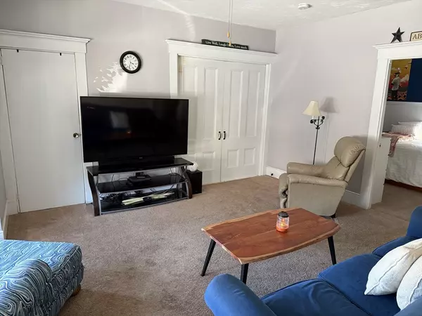 Abington, MA 02351,1042 Washington St
