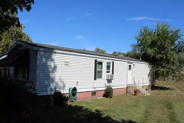 Bernardston, MA 01370,75 South Street #3