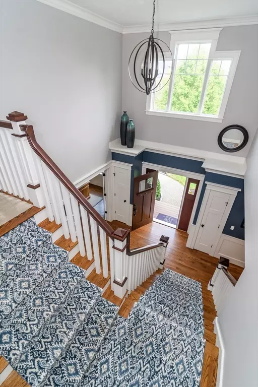 Natick, MA 01760,15 Hunters Ln