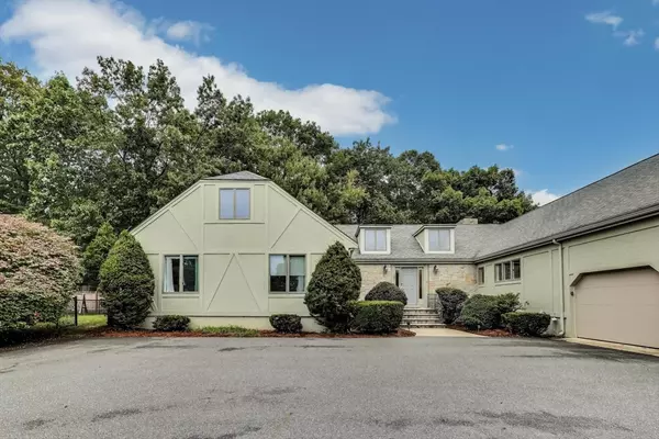Norwood, MA 02062,17 Royal Ct