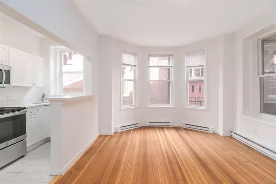 20 Huss Ct #104, Lynn, MA 01905