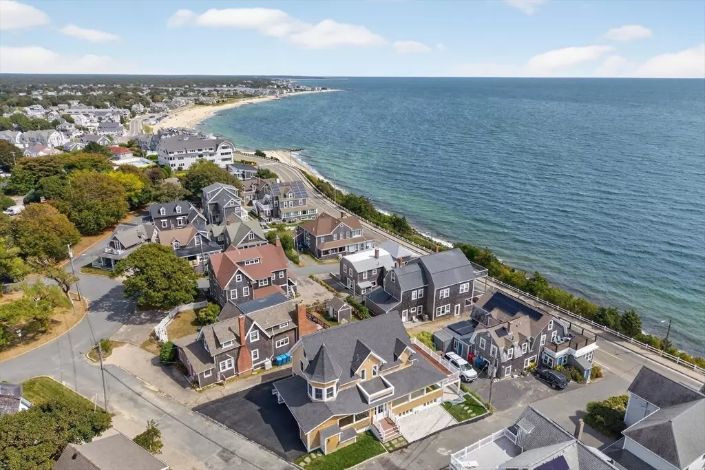 Falmouth, MA 02540,9 Fairmount Ave #1
