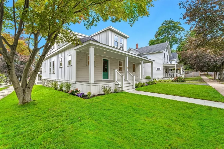 15 Warren St, Melrose, MA 02176