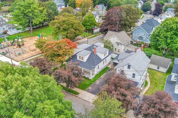 Melrose, MA 02176,15 Warren St
