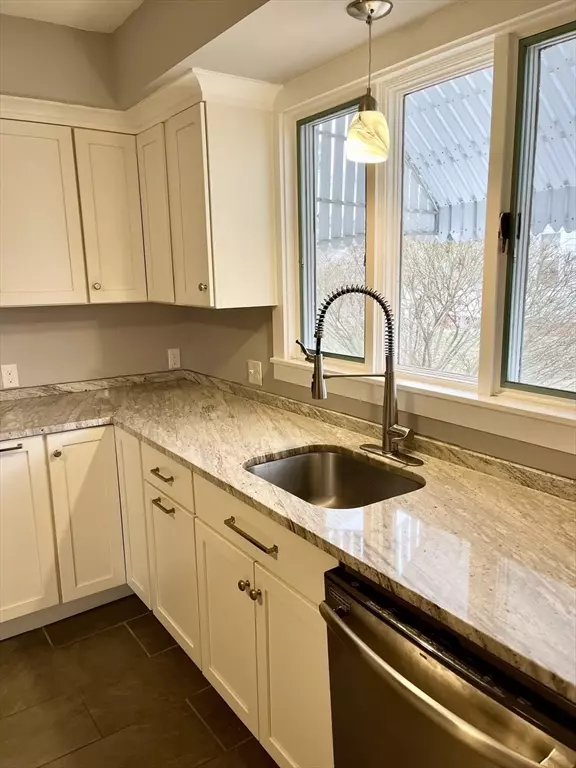 Medford, MA 02155,31 Wareham St