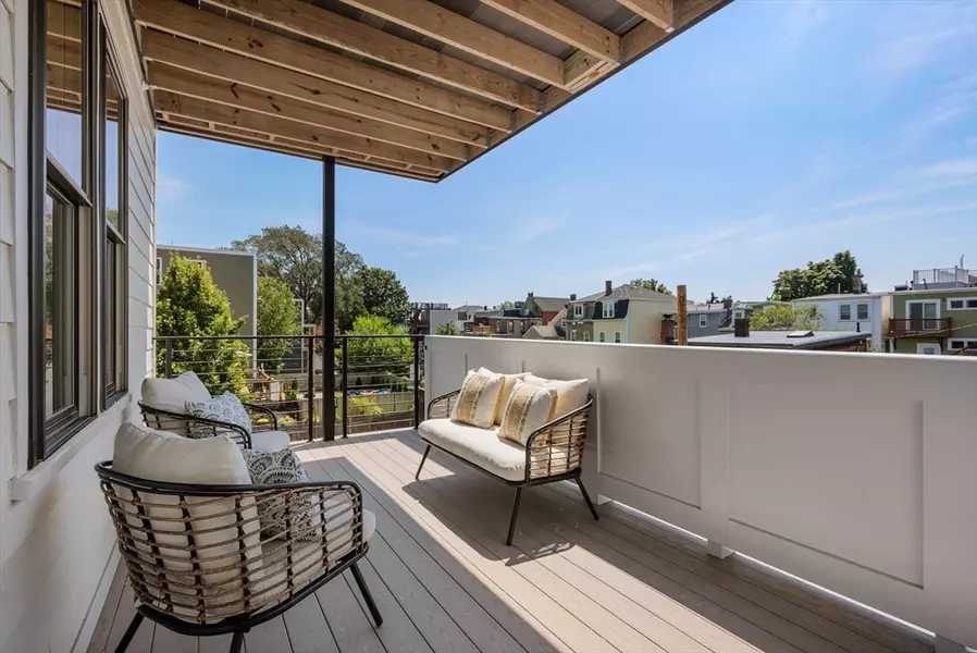 527 East 7th Street #3, Boston, MA 02127