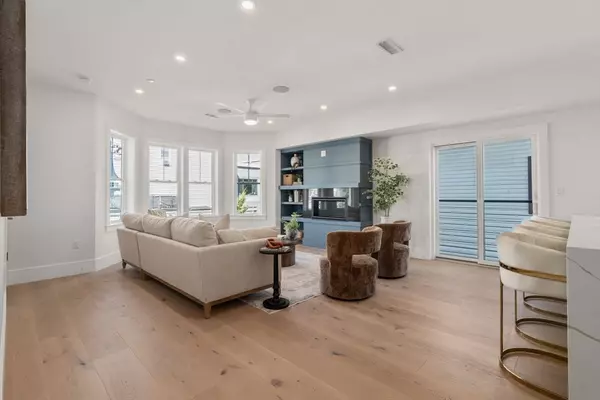 Boston, MA 02127,527 East 7th Street #4