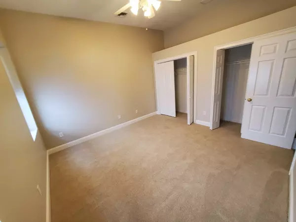 Bridgewater, MA 02324,37 Central Square #37D