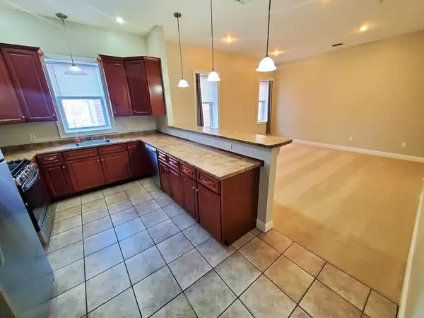 37 Central Square #37B, Bridgewater, MA 02324