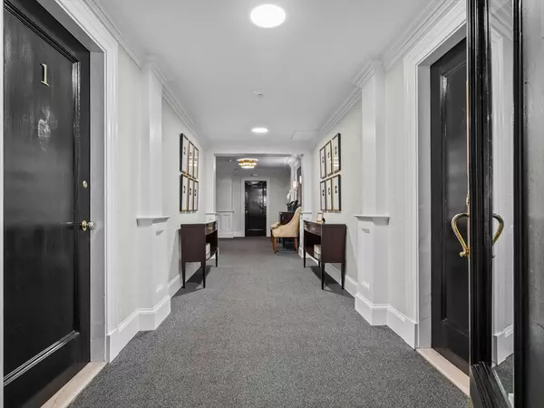 Boston, MA 02116,255 Beacon #53