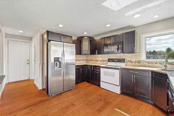 Agawam, MA 01030,30 Rising St
