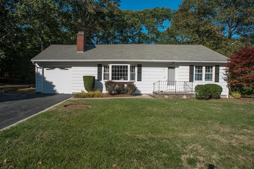 Uxbridge, MA 01569,179 Sutton St