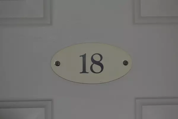 Lowell, MA 01854,1820 Skyline Dr #18