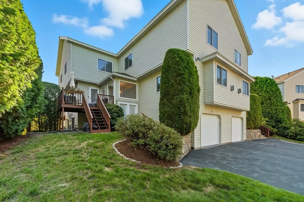 Ashland, MA 01721,379 Captain Eames Cir #379