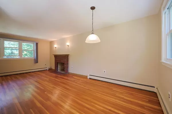 Foxboro, MA 02035,12 West Street