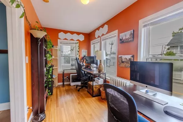 Watertown, MA 02472,32 Howard St #32