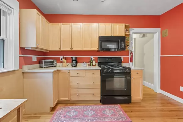 Watertown, MA 02472,32 Howard St #32