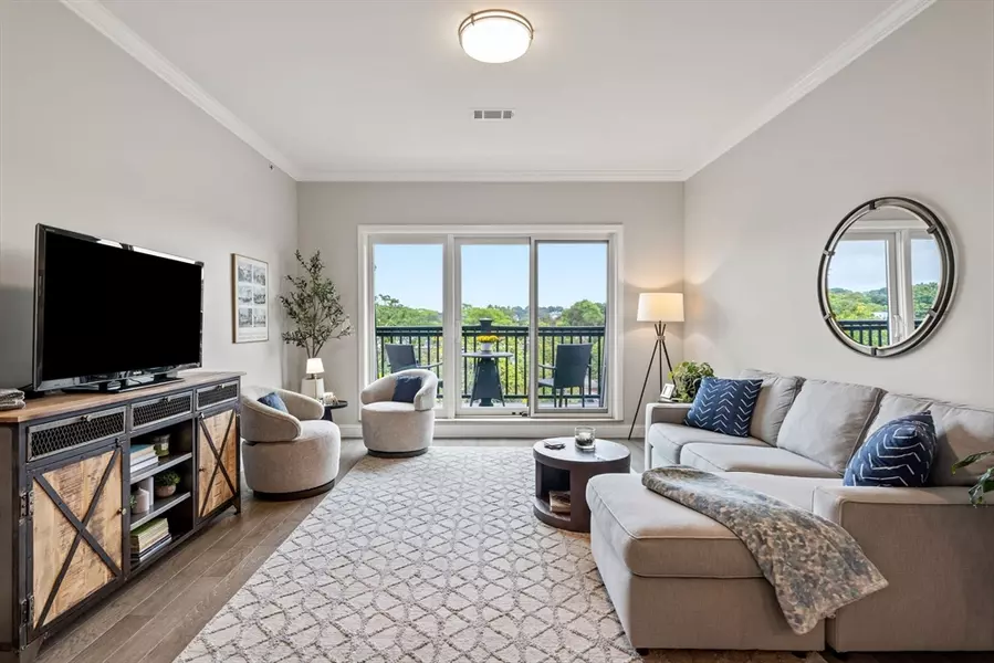 131 Eliot St #405, Milton, MA 02186