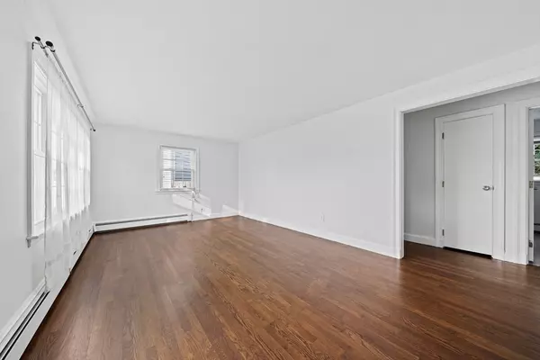 Quincy, MA 02169,8 Petrel Rd