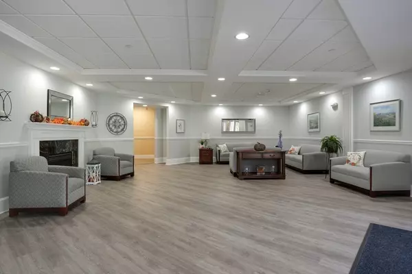 Dedham, MA 02026,989 East Street #107