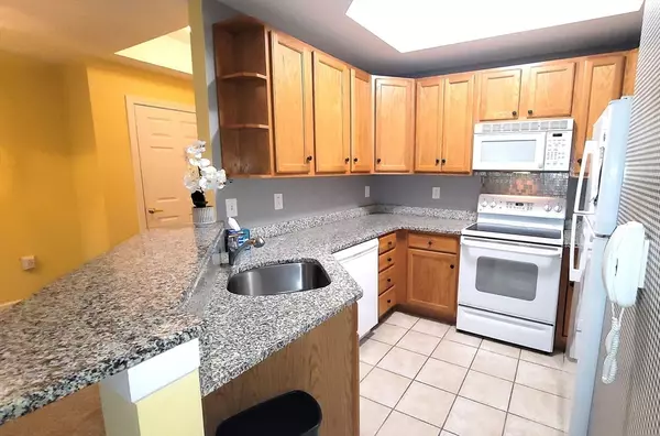 Dedham, MA 02026,989 East Street #107