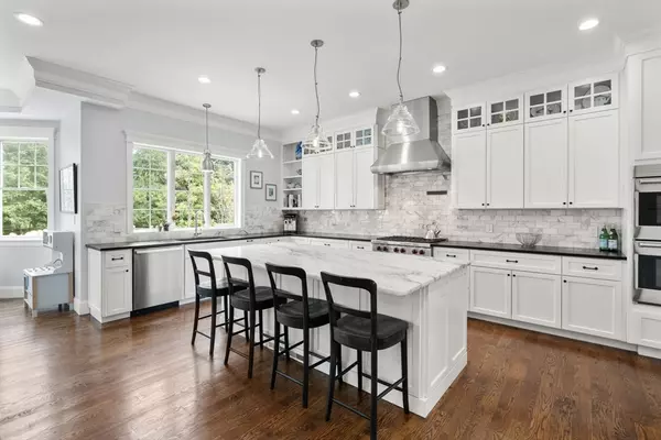 Dover, MA 02030,8 Normandie Rd