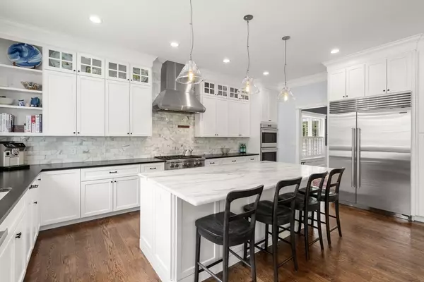 Dover, MA 02030,8 Normandie Rd