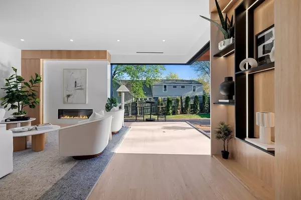 Newton, MA 02465,90 Auburndale Ave.