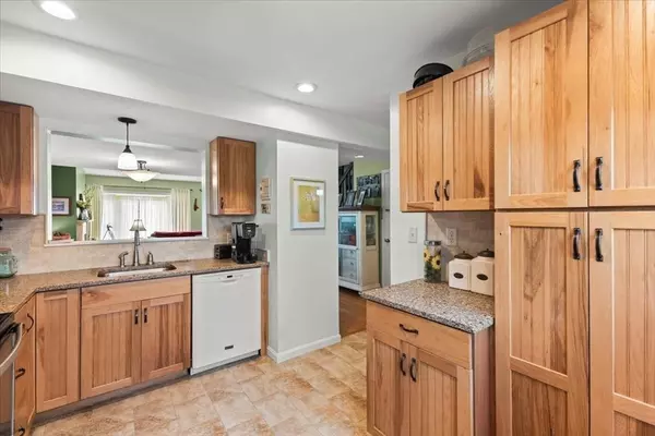 Taunton, MA 02780,1301 Carriage Ln #1301