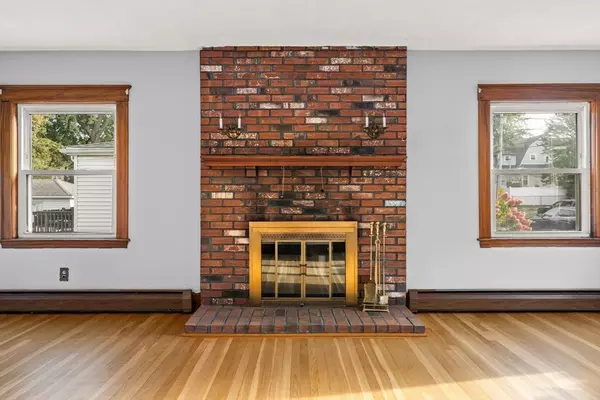 Quincy, MA 02171,18 Hummock Rd