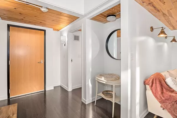 Cambridge, MA 02138,1 Aberdeen Way #113