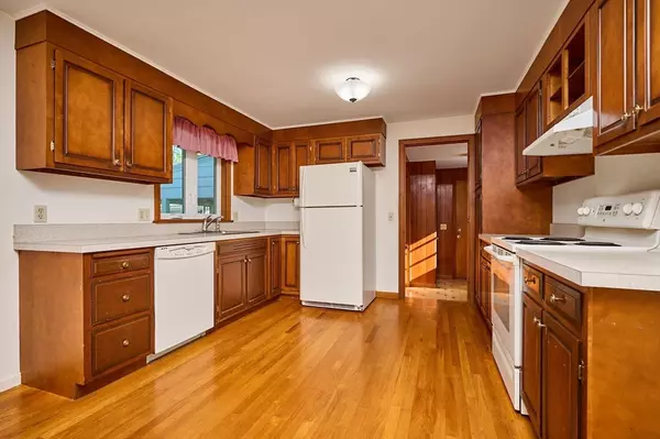 Greenfield, MA 01301,14 Warner Street