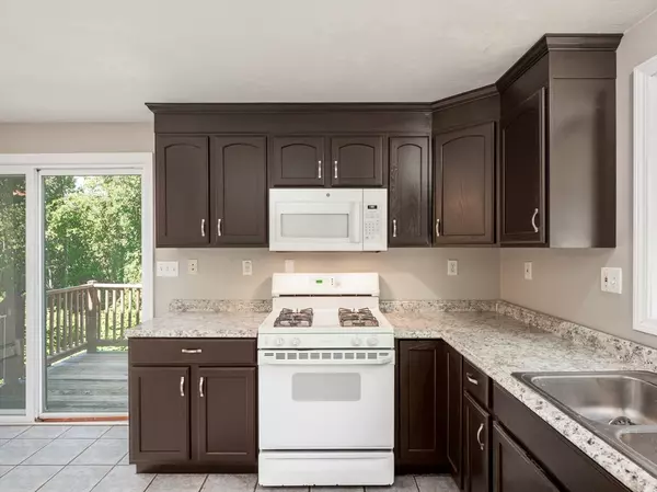 Worcester, MA 01604,90A Loxwood St