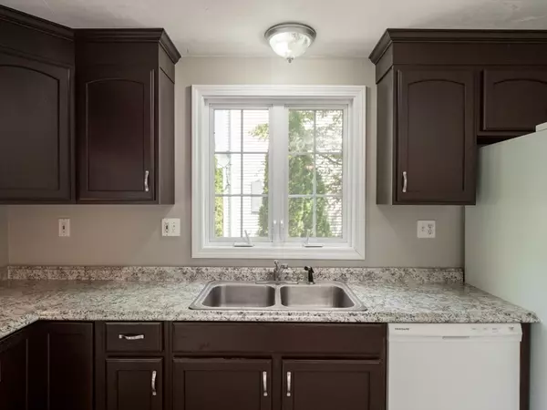 Worcester, MA 01604,90A Loxwood St