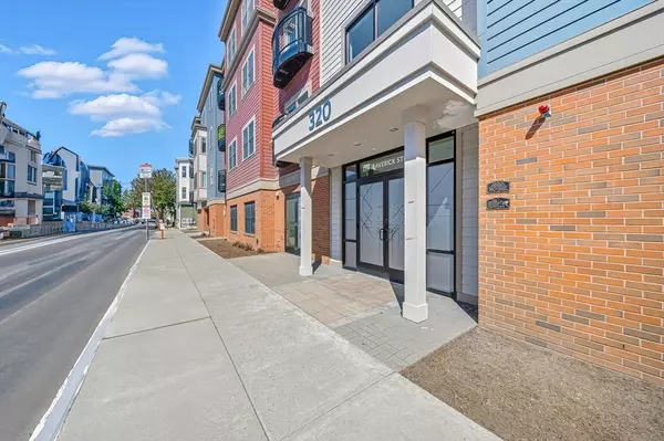 Boston, MA 02128,320 Maverick St #405