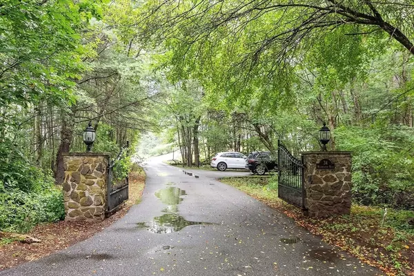 Boxford, MA 01921,34 Wildmeadow Rd