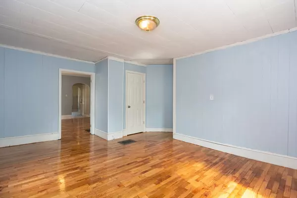 Lynn, MA 01902,17 Collins St