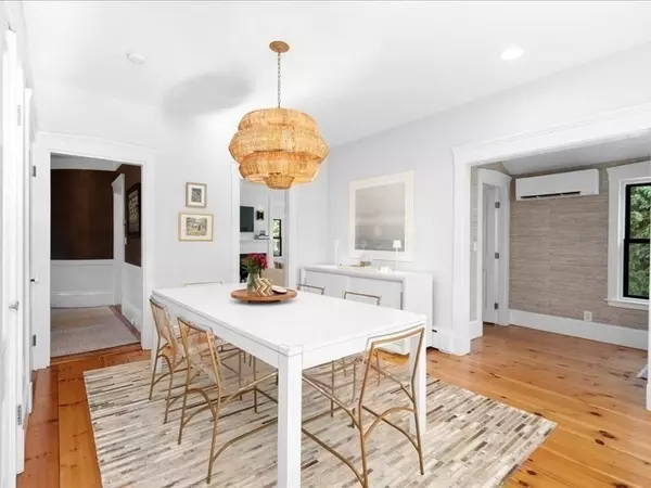 Hingham, MA 02043,27 School Street