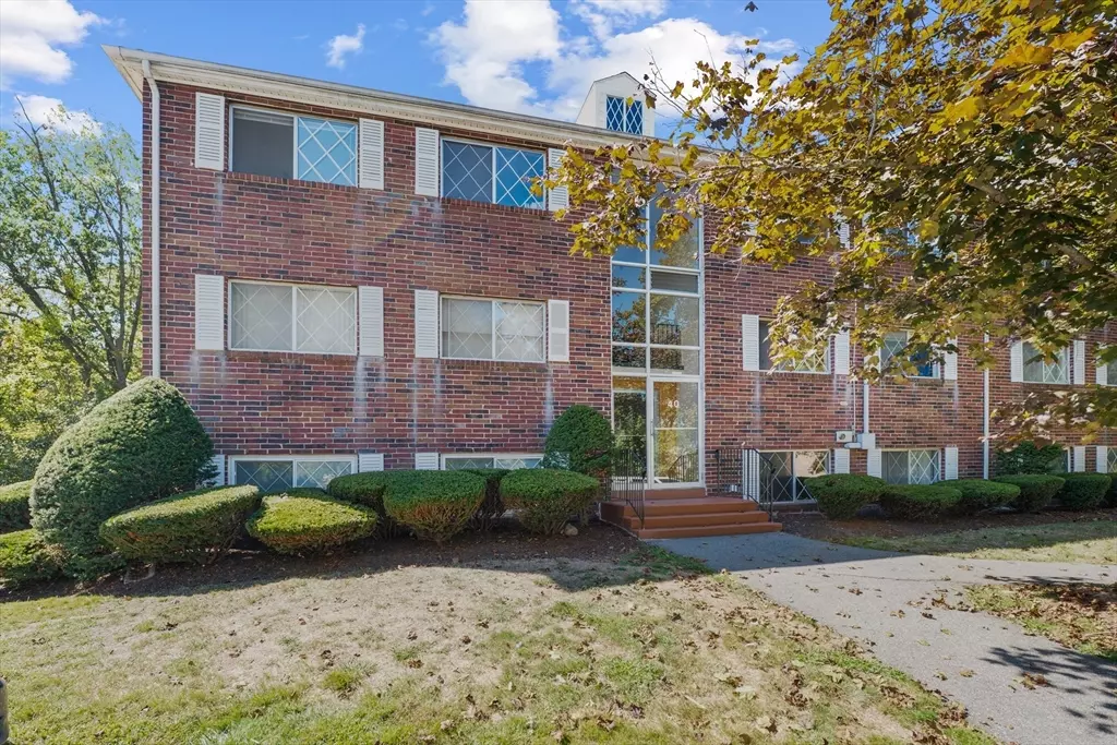 North Andover, MA 01845,40 Fernview Ave #11
