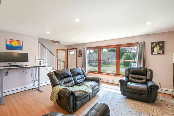Acushnet, MA 02743,33 Harbeck St