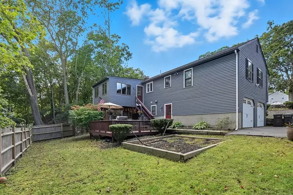 Dedham, MA 02026,10 Fairview St
