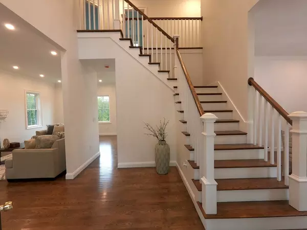 Charlton, MA 01507,86 Berry Corner Rd