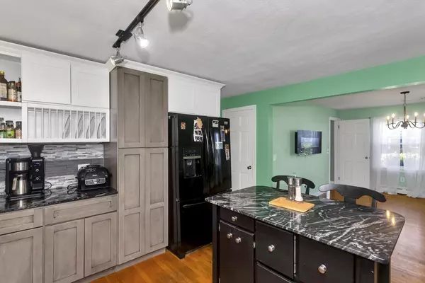 Chicopee, MA 01020,65 Woodlawn St